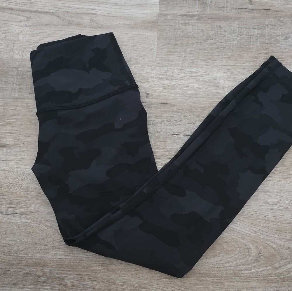 ☆ SOLD ☆Lululemon Wunder High Rise Leggings / 23 Inches / US 4 Camo In Deep Coal
